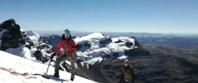 Con Branca, llegando a la cumbre del nevado Huarapasca (5420 msnm)